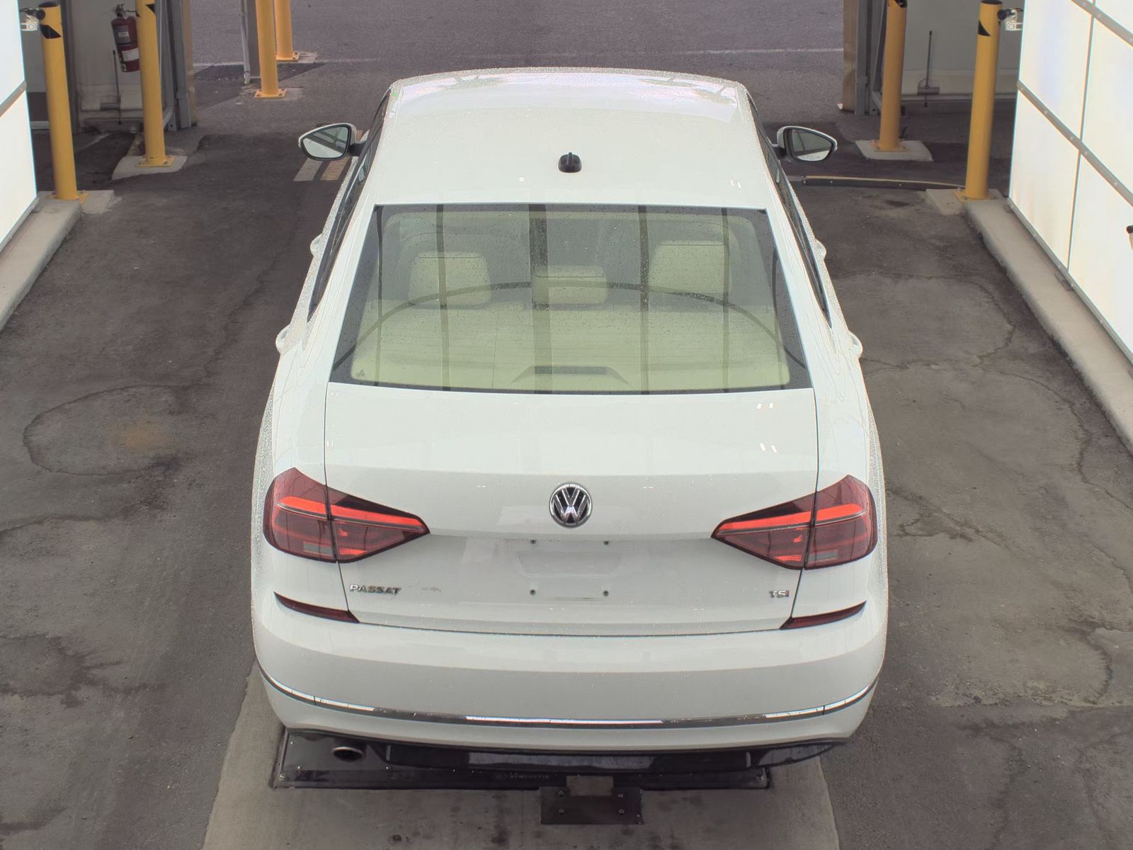 2018 Volkswagen Passat 2.0T R-Line FWD