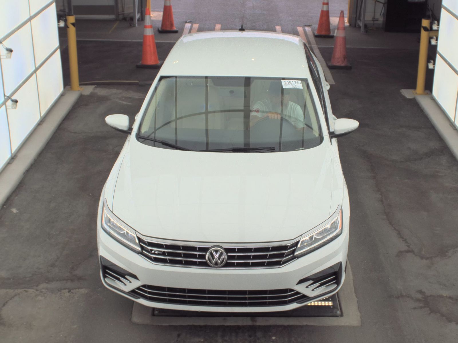 2018 Volkswagen Passat 2.0T R-Line FWD