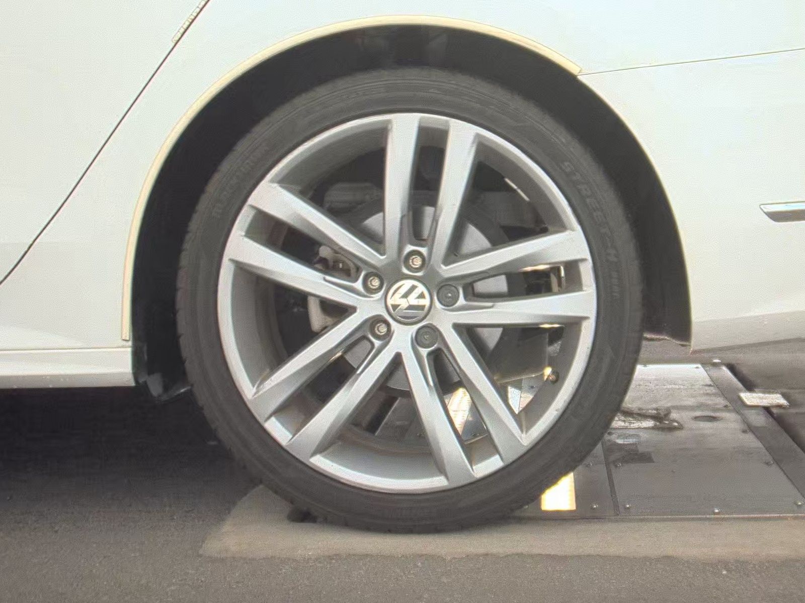 2018 Volkswagen Passat 2.0T R-Line FWD