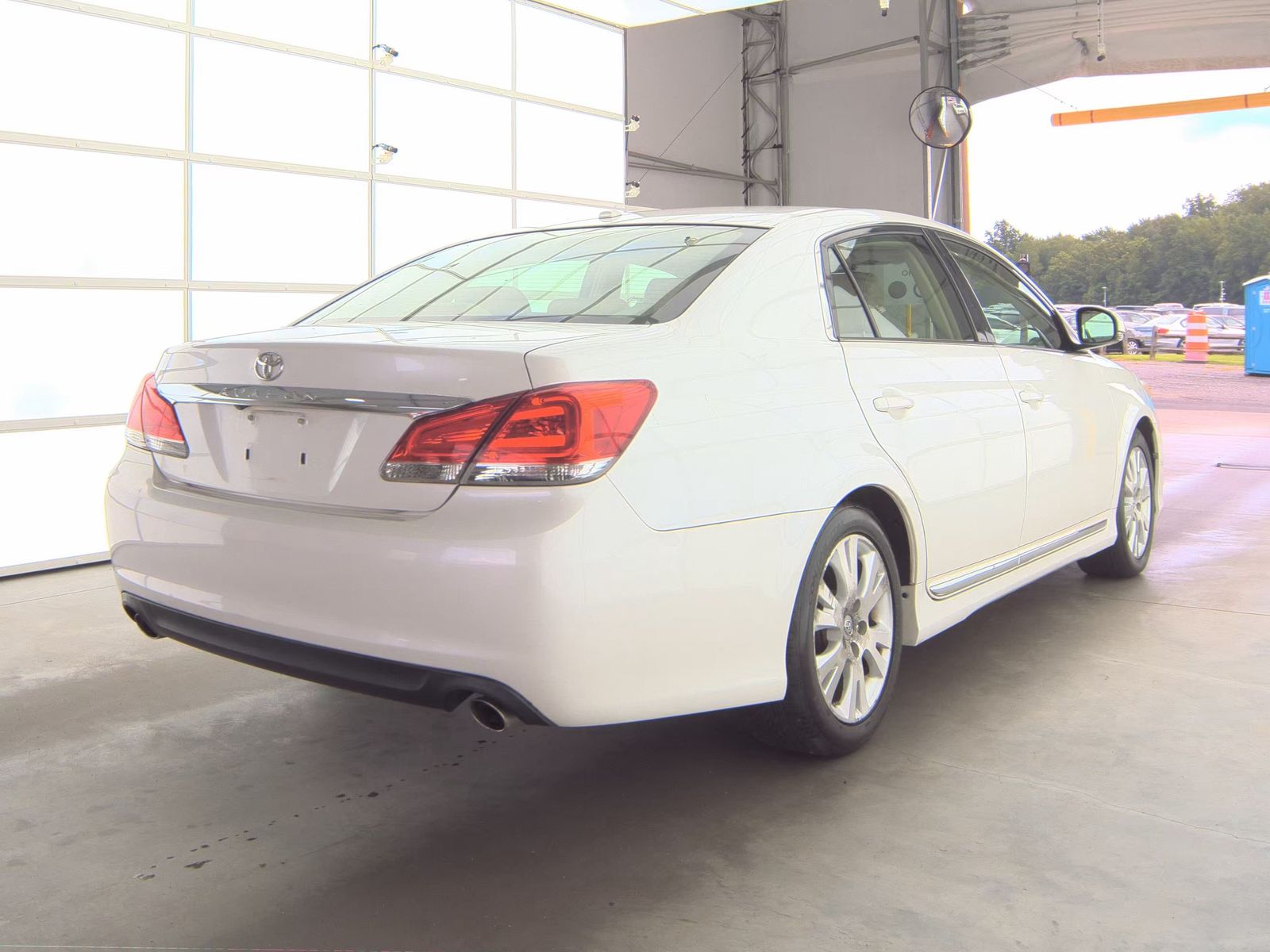 2011 Toyota Avalon Base FWD