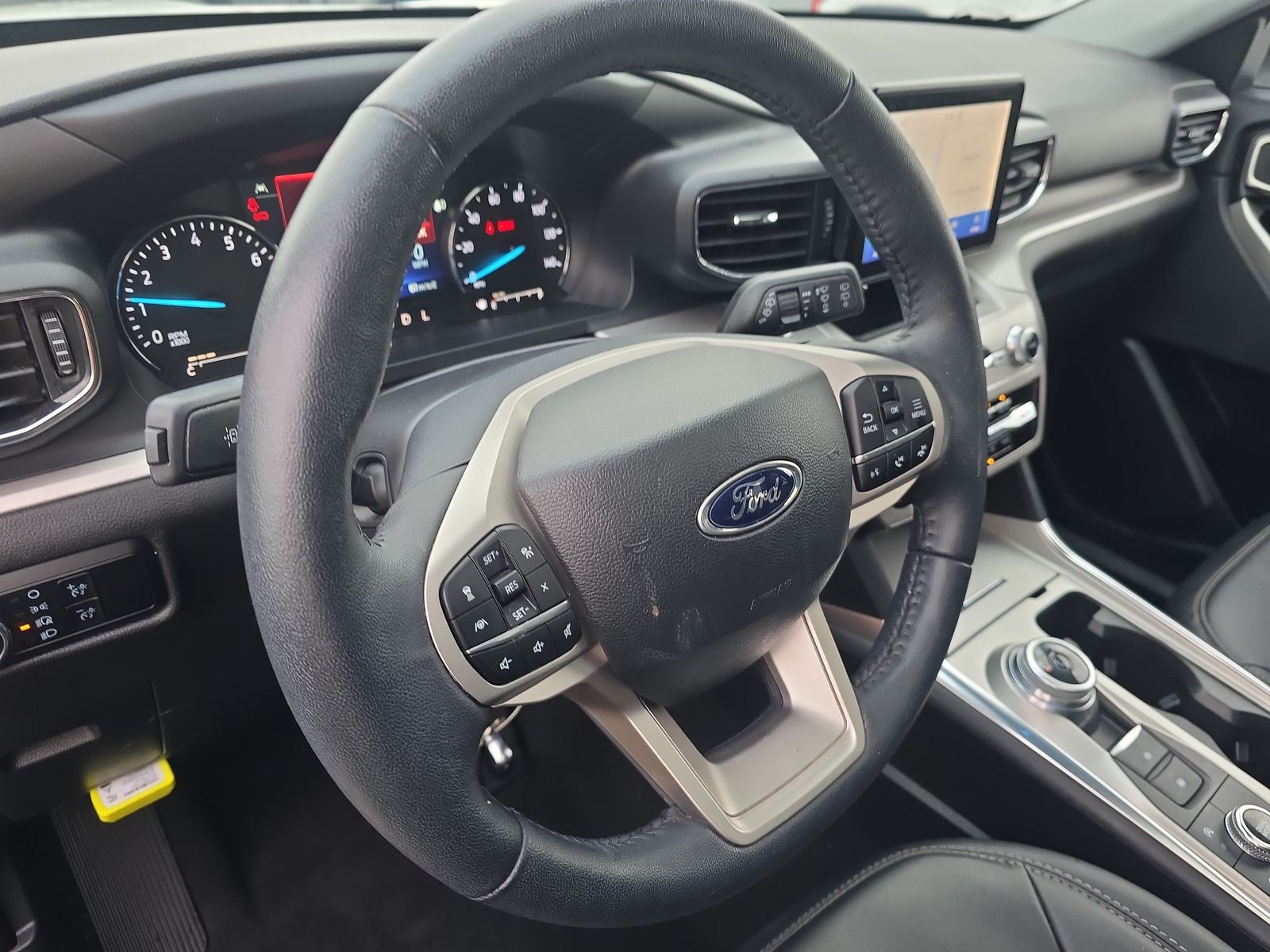 2023 Ford Explorer XLT AWD
