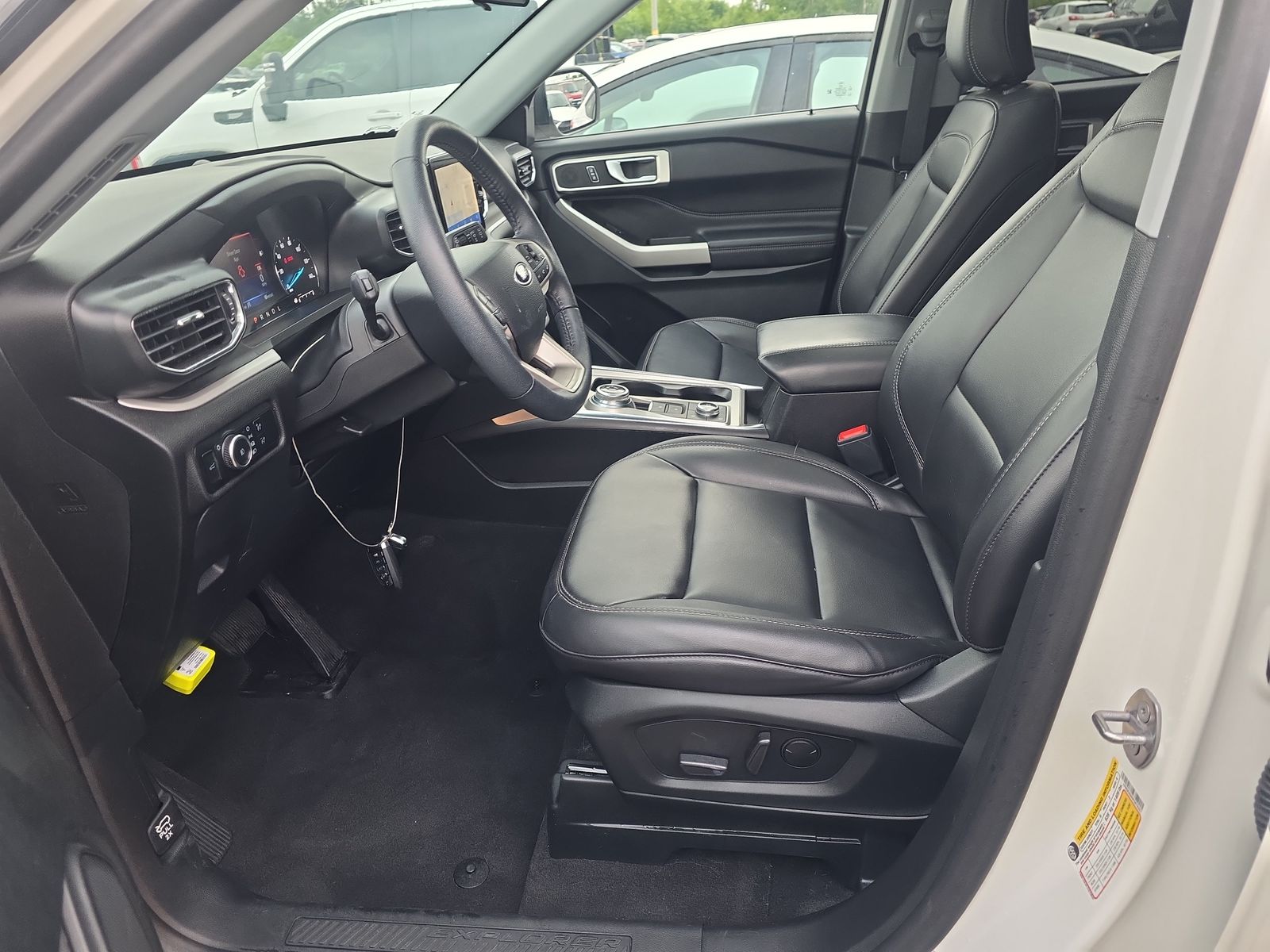 2023 Ford Explorer XLT AWD