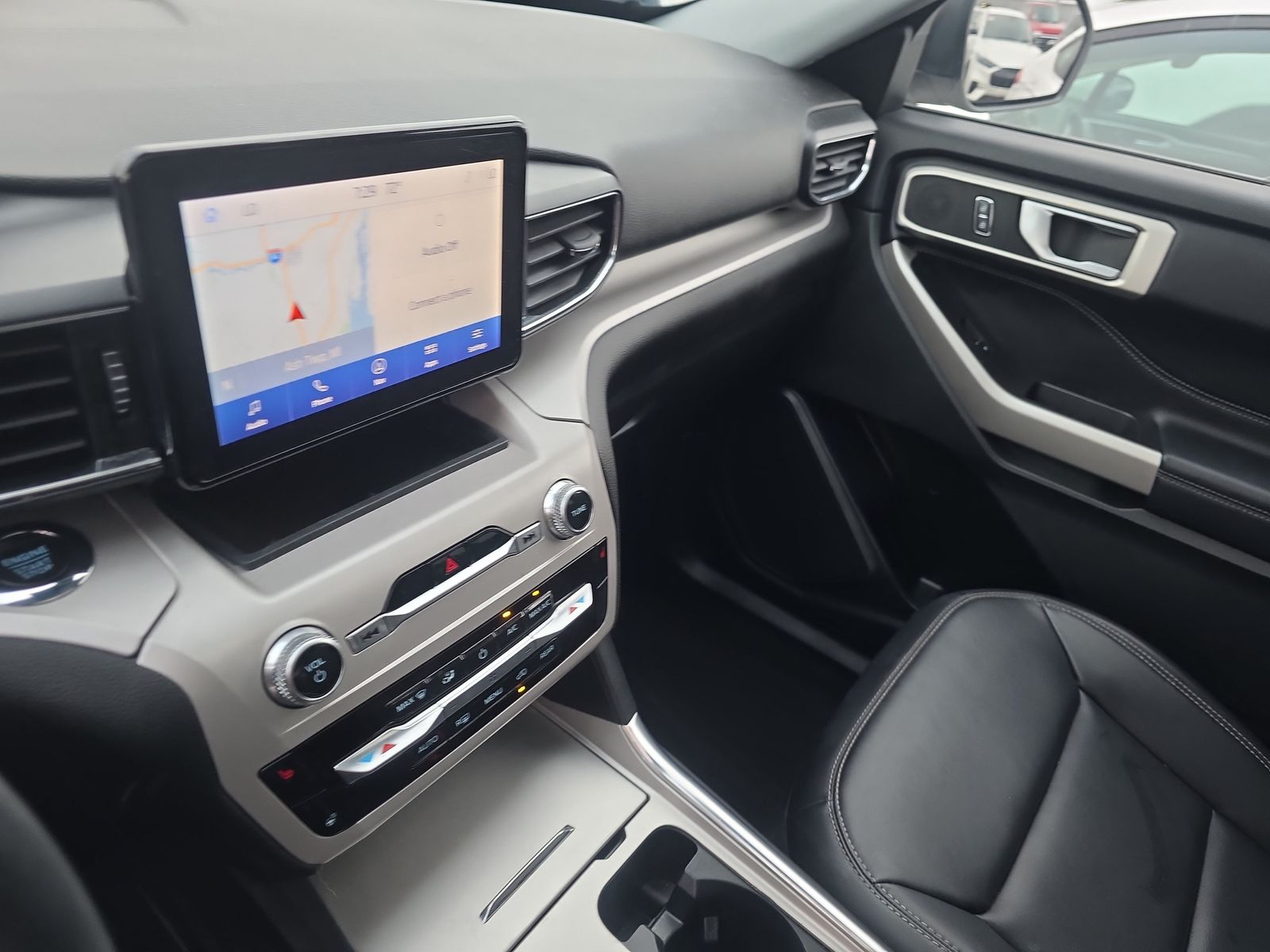 2023 Ford Explorer XLT AWD