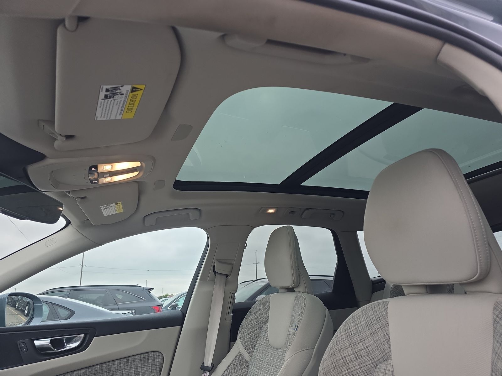 2022 Volvo XC60 B5 Momentum AWD