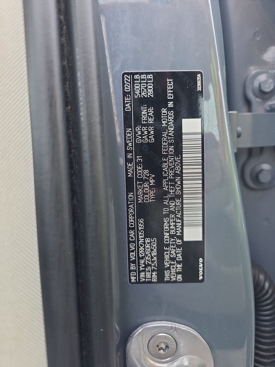2022 Volvo XC60 B5 Momentum AWD
