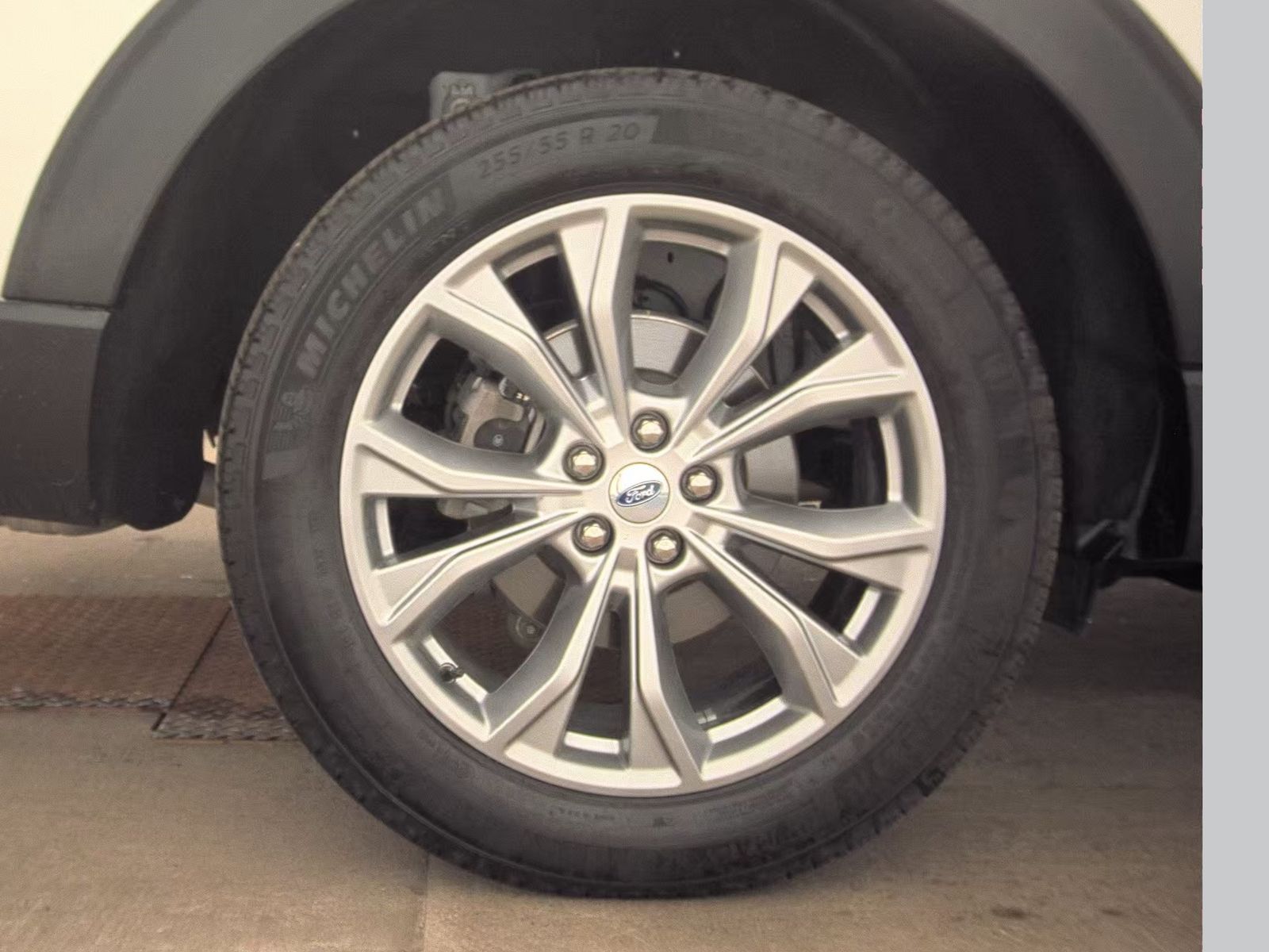 2023 Ford Explorer XLT AWD
