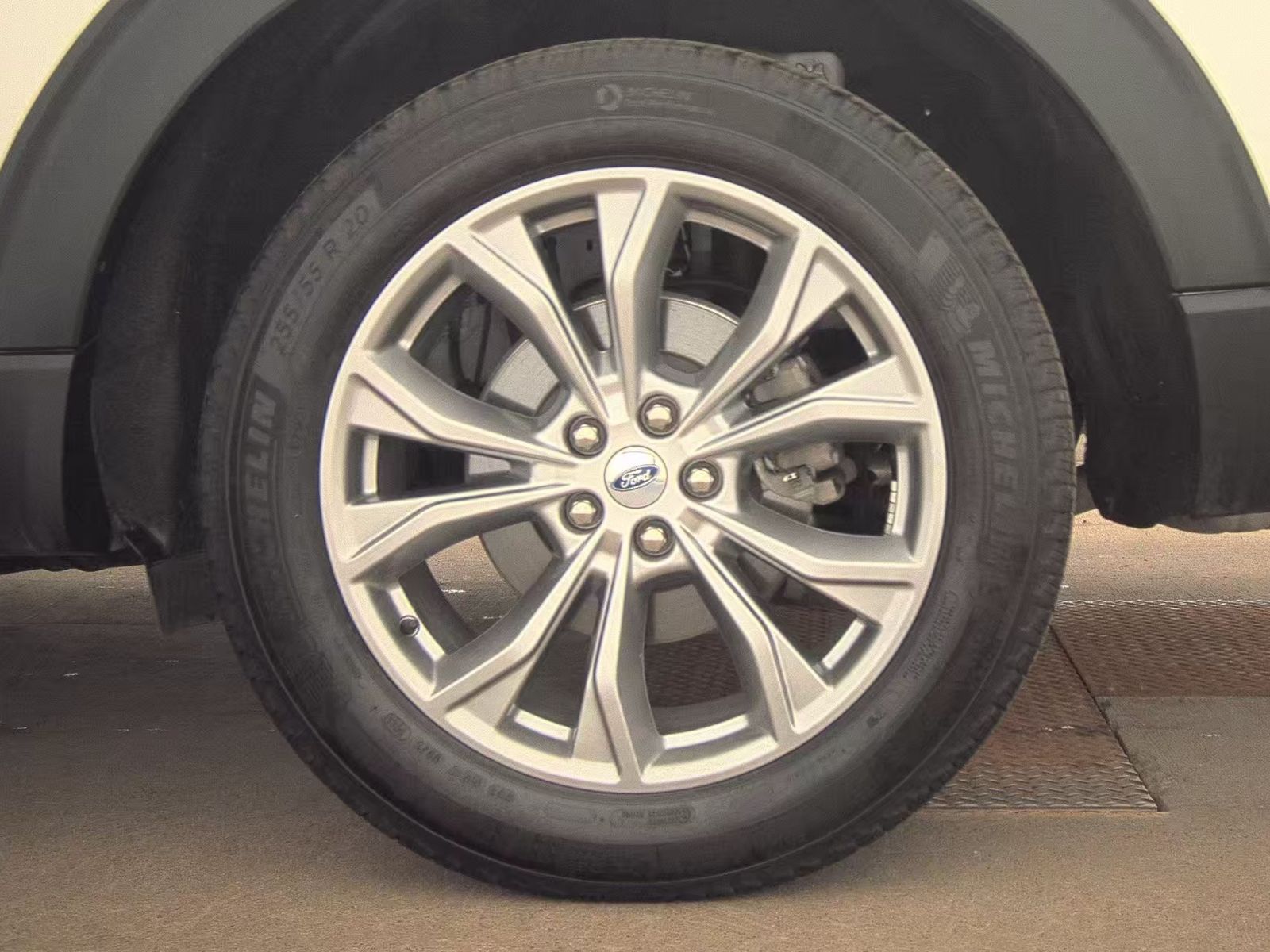 2023 Ford Explorer XLT AWD