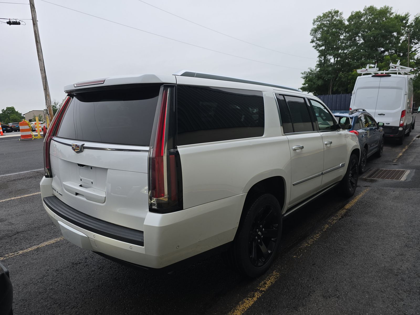 2017 Cadillac Escalade ESV Platinum AWD