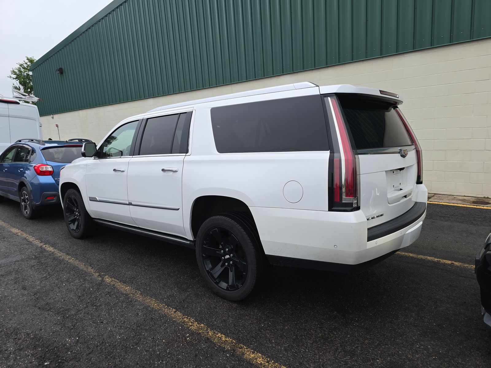 2017 Cadillac Escalade ESV Platinum AWD