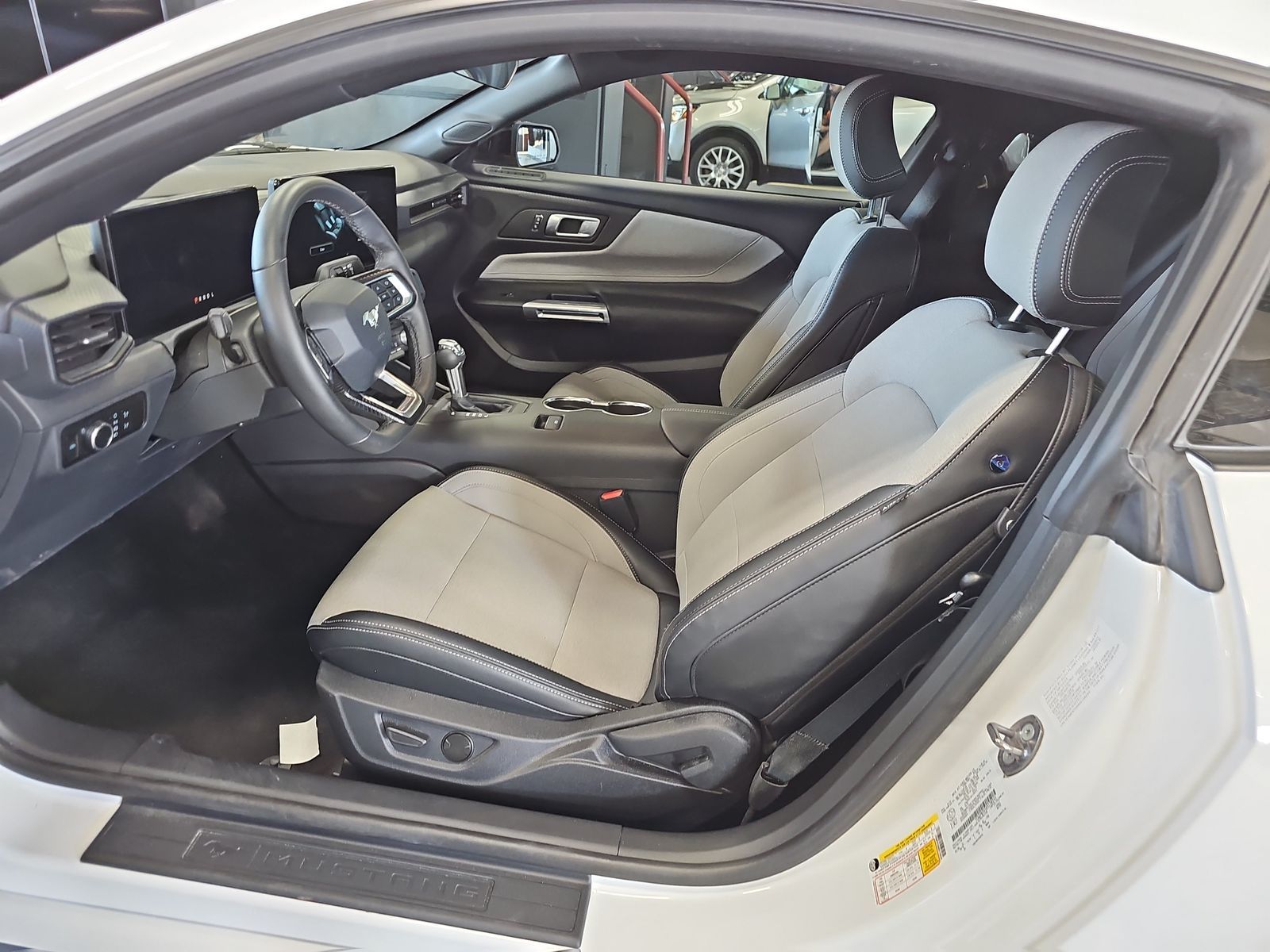 2024 Ford Mustang EcoBoost RWD