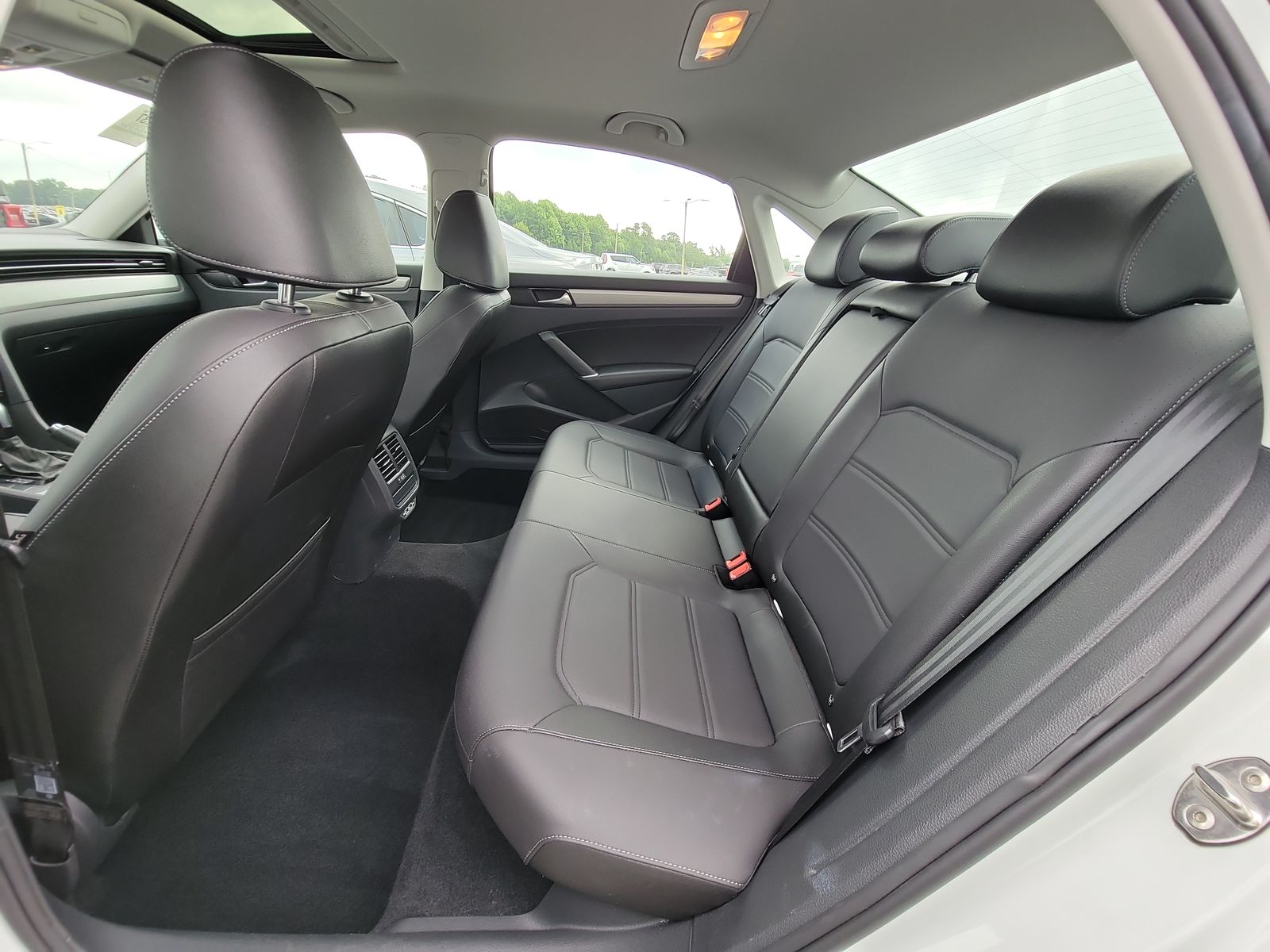 2022 Volkswagen Passat 2.0T SE FWD