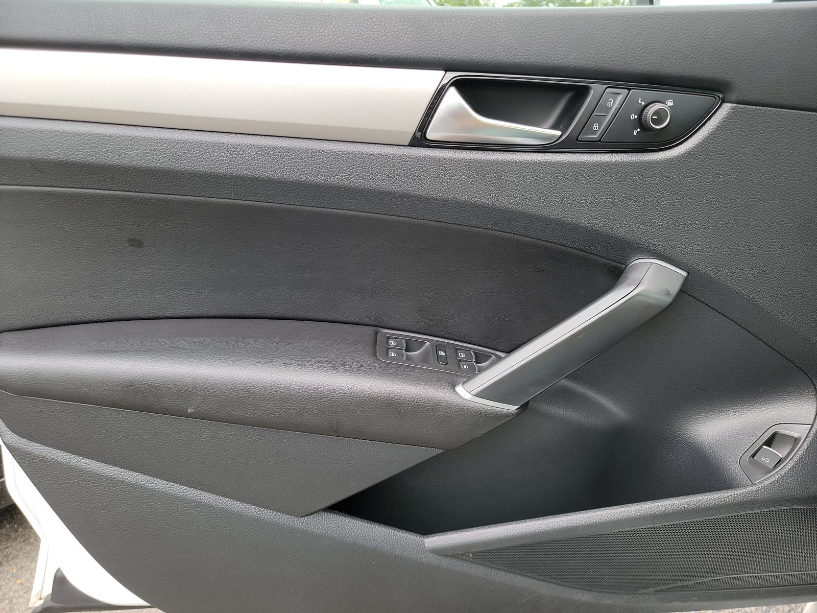 2022 Volkswagen Passat 2.0T SE FWD