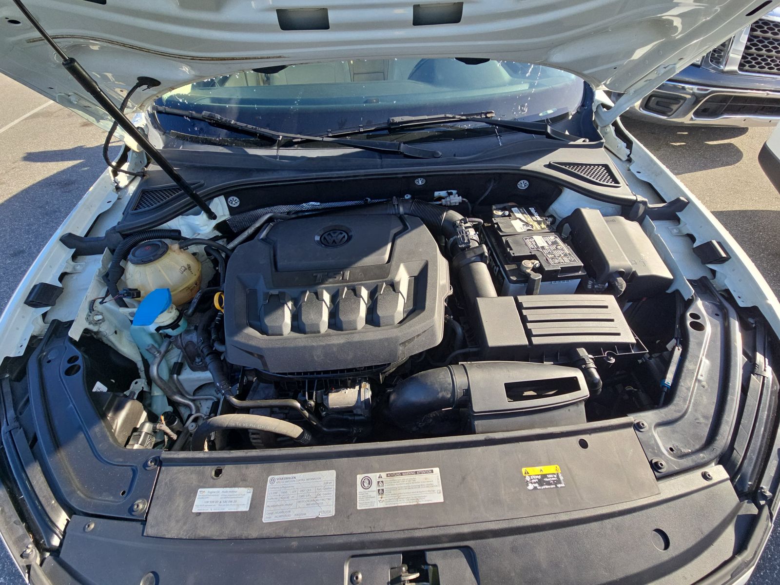 2018 Volkswagen Passat 2.0T R-Line FWD