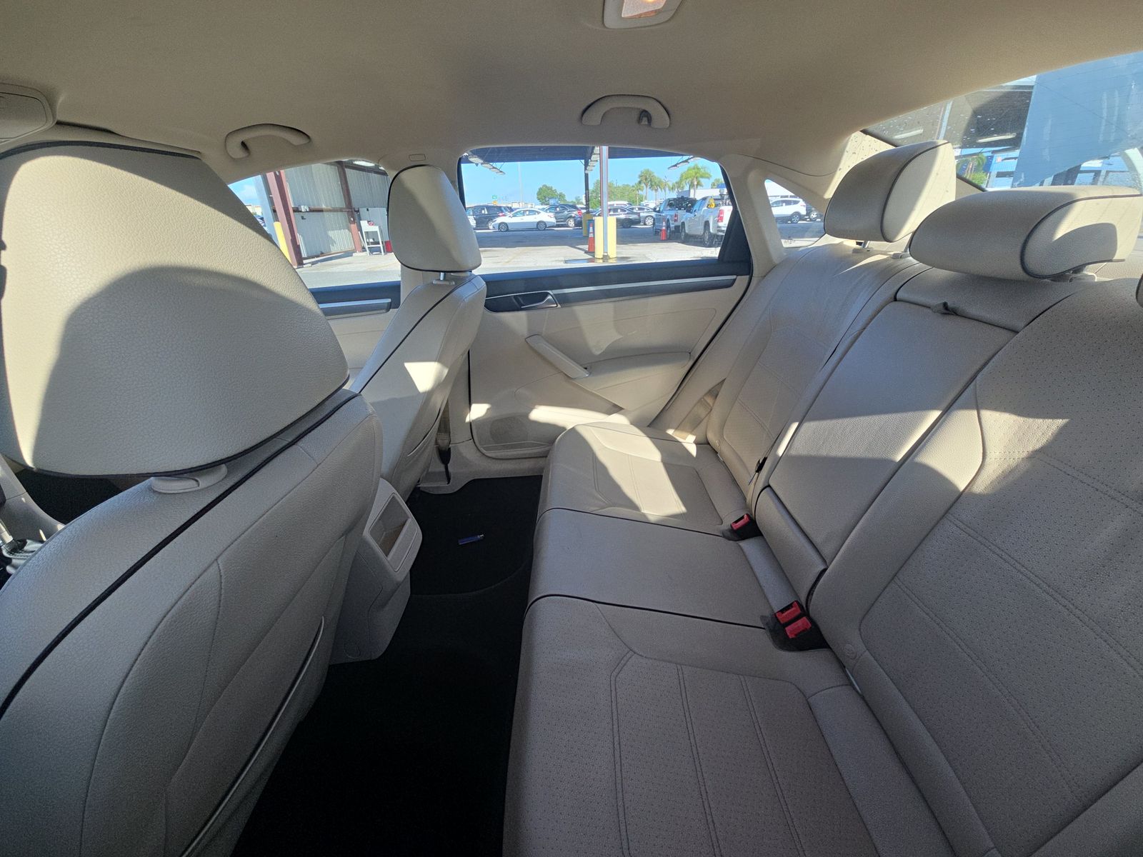 2018 Volkswagen Passat 2.0T R-Line FWD