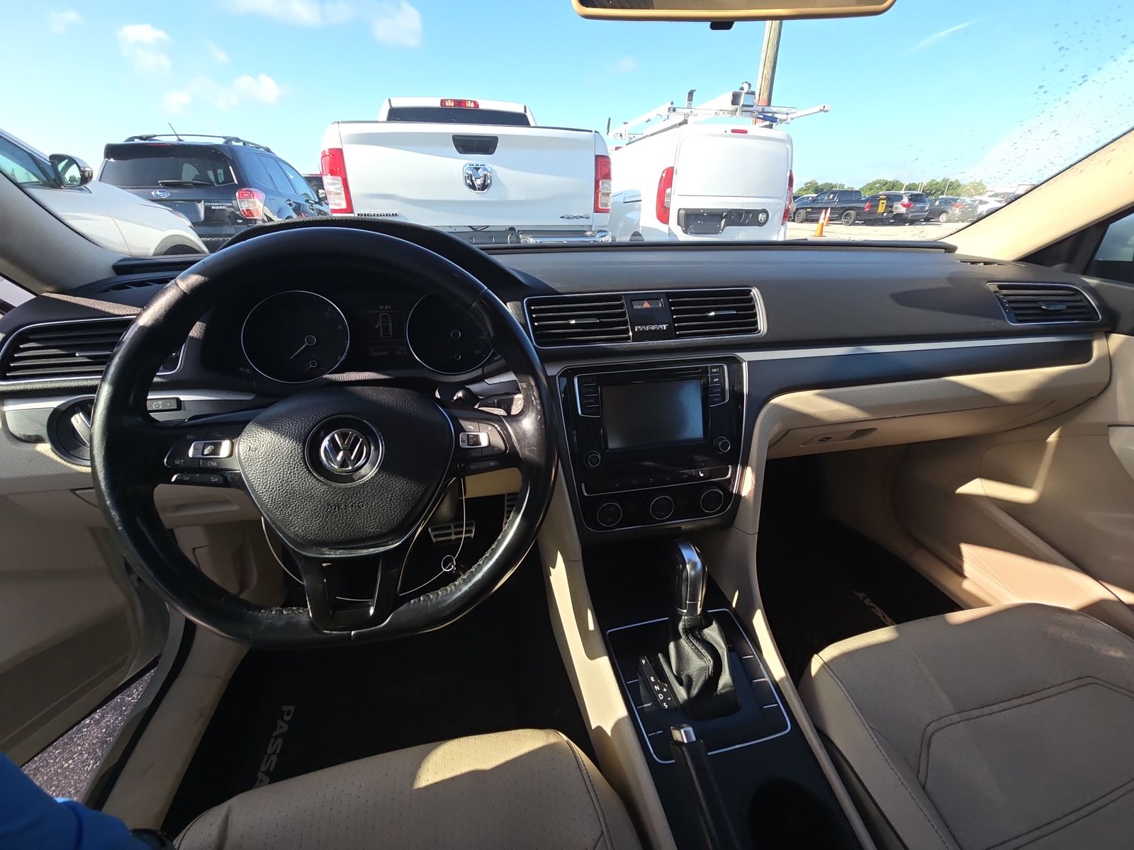 2018 Volkswagen Passat 2.0T R-Line FWD
