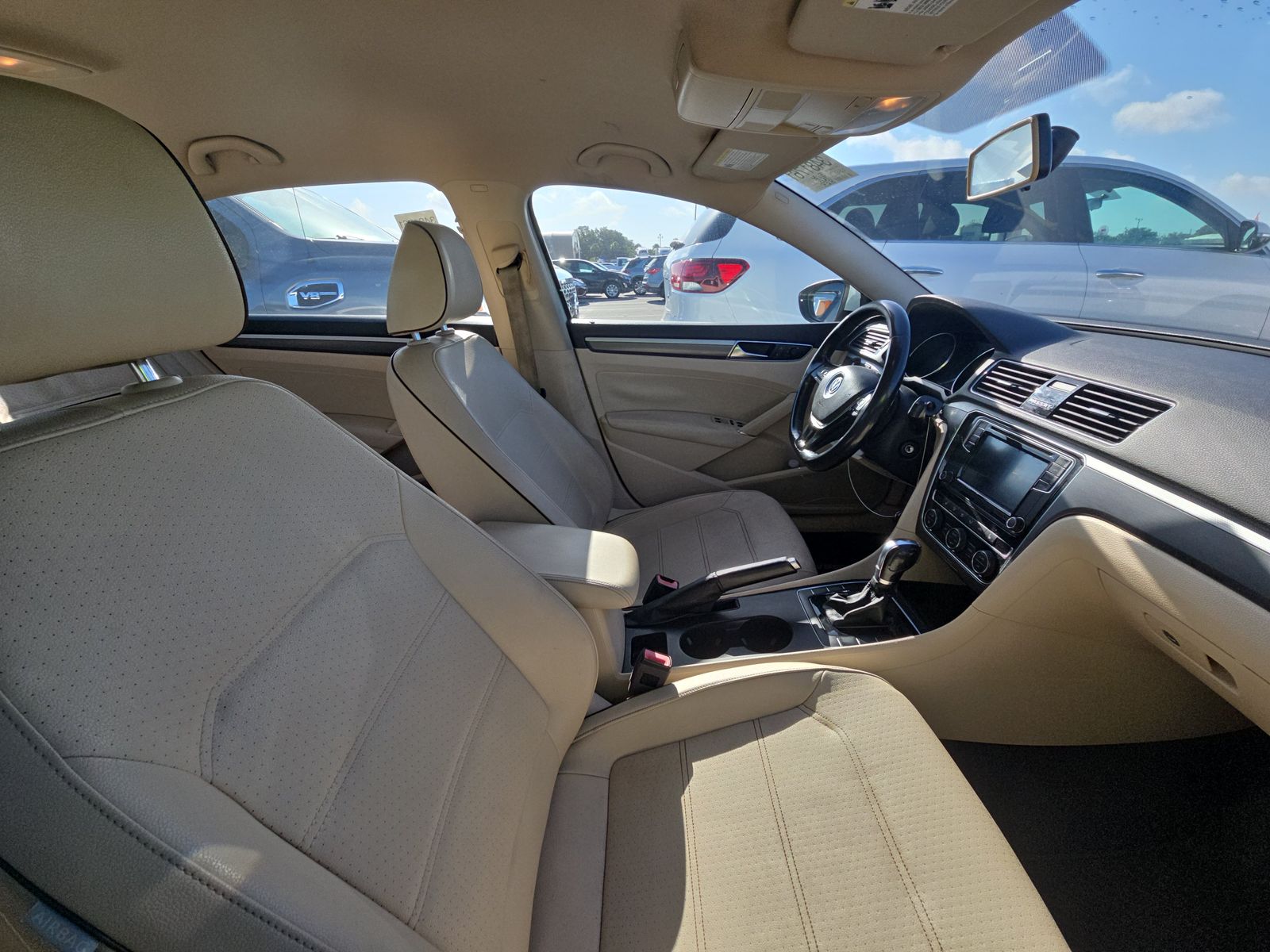 2018 Volkswagen Passat 2.0T R-Line FWD