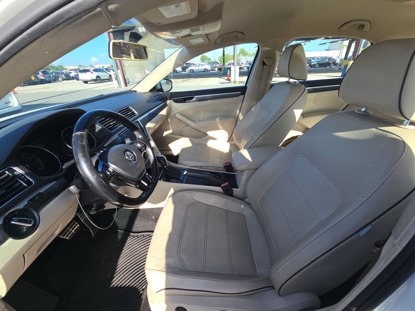 2018 Volkswagen Passat 2.0T R-Line FWD