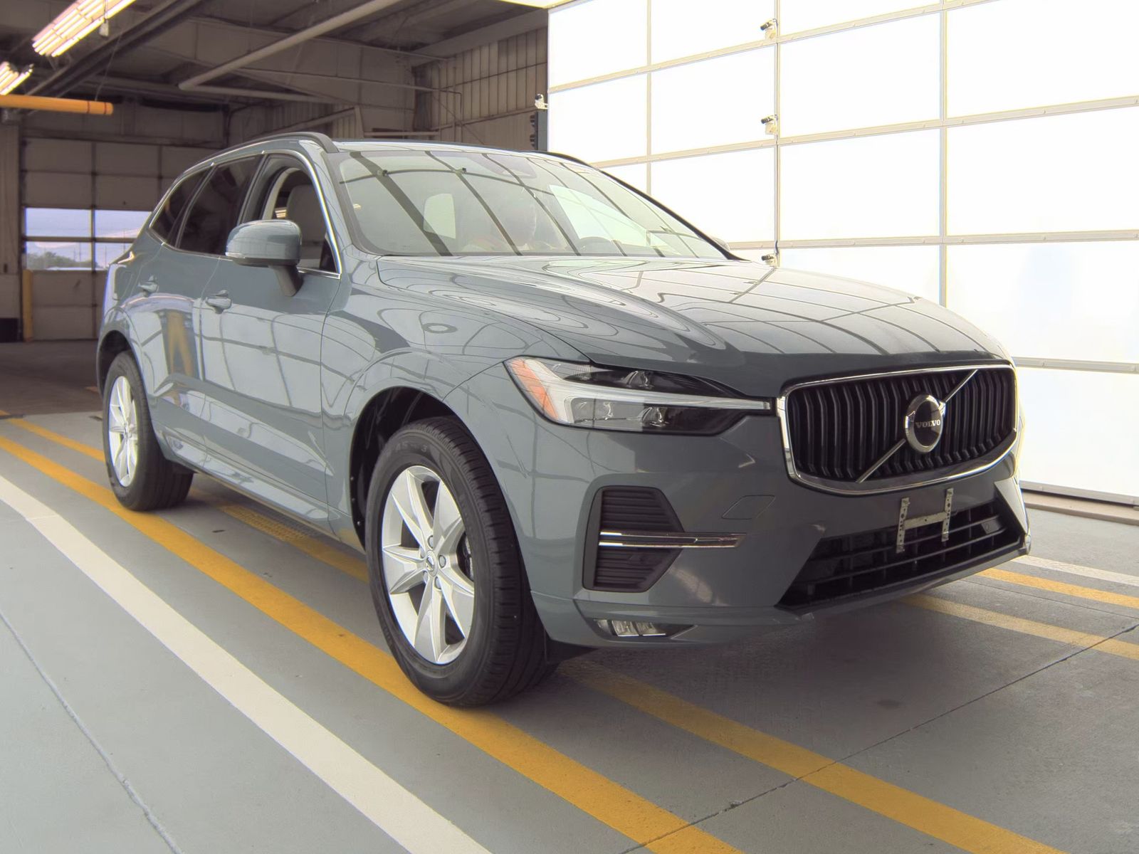 2022 Volvo XC60 B5 Momentum AWD