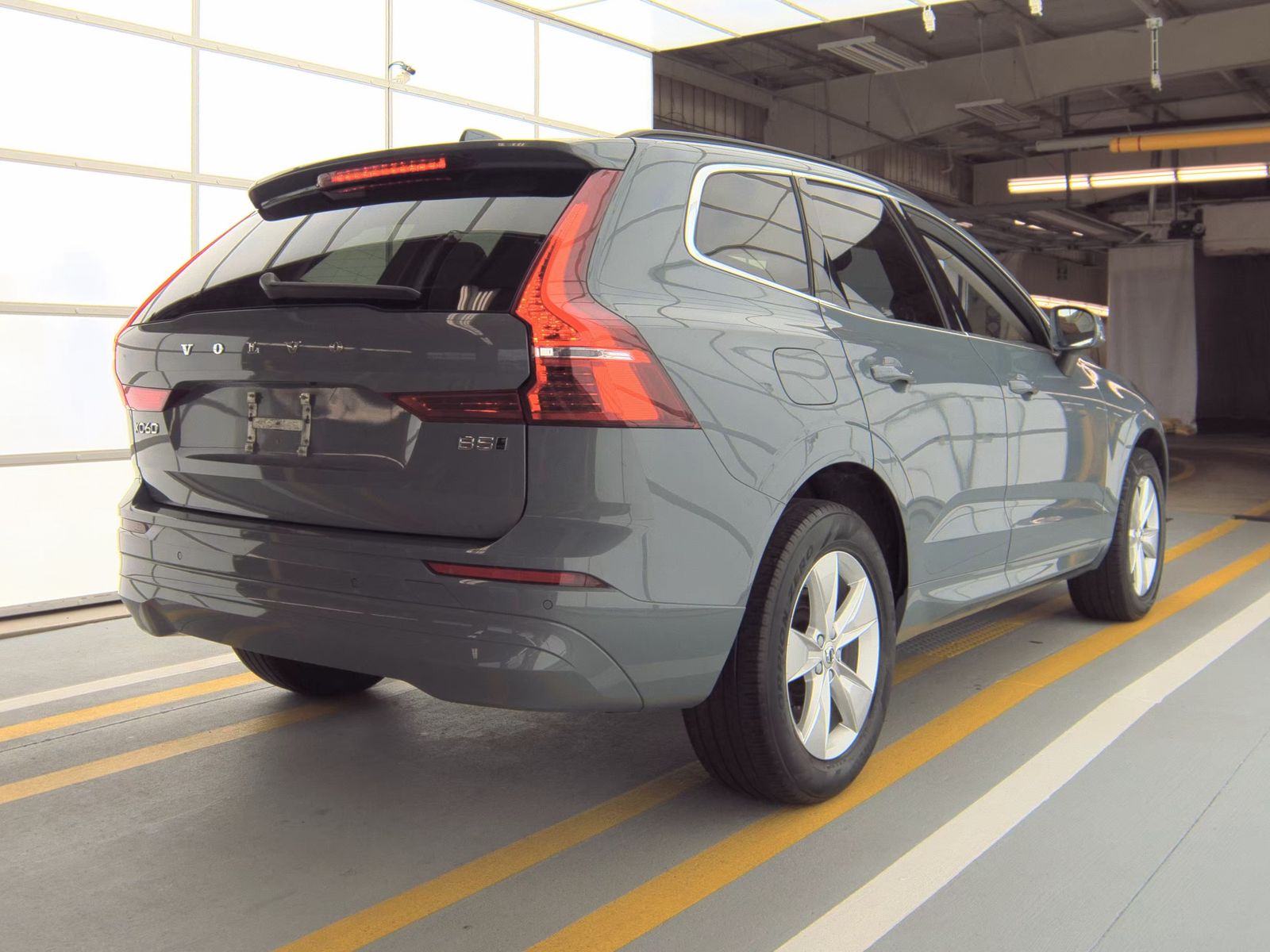 2022 Volvo XC60 B5 Momentum AWD