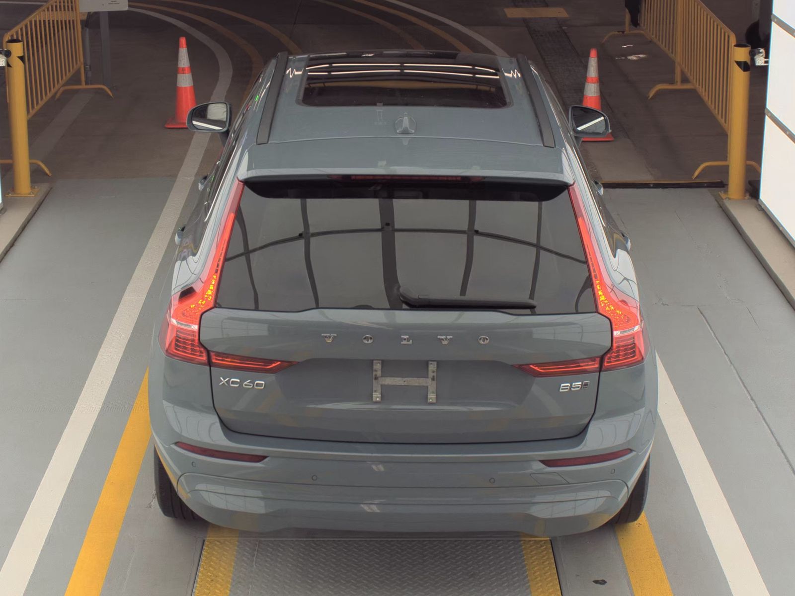 2022 Volvo XC60 B5 Momentum AWD