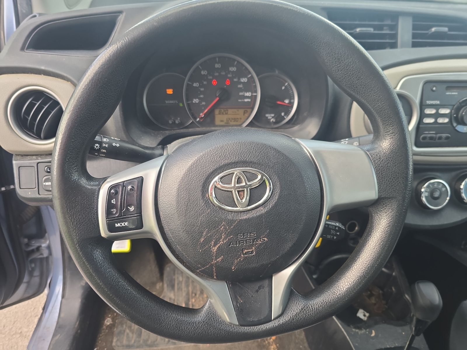 2014 Toyota Yaris LE FWD