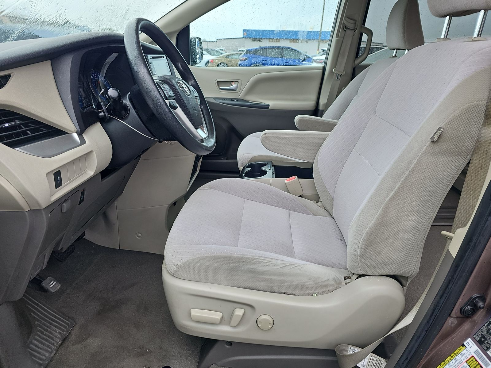 2020 Toyota Sienna LE FWD