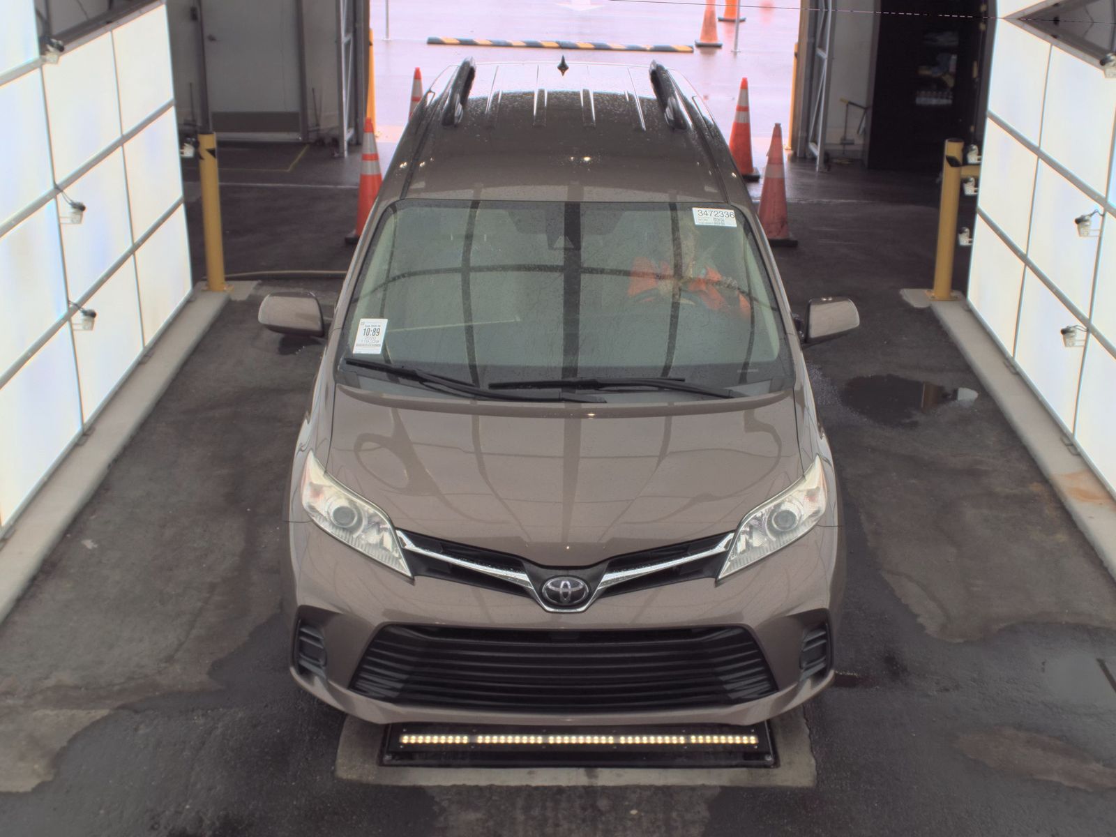 2020 Toyota Sienna LE FWD
