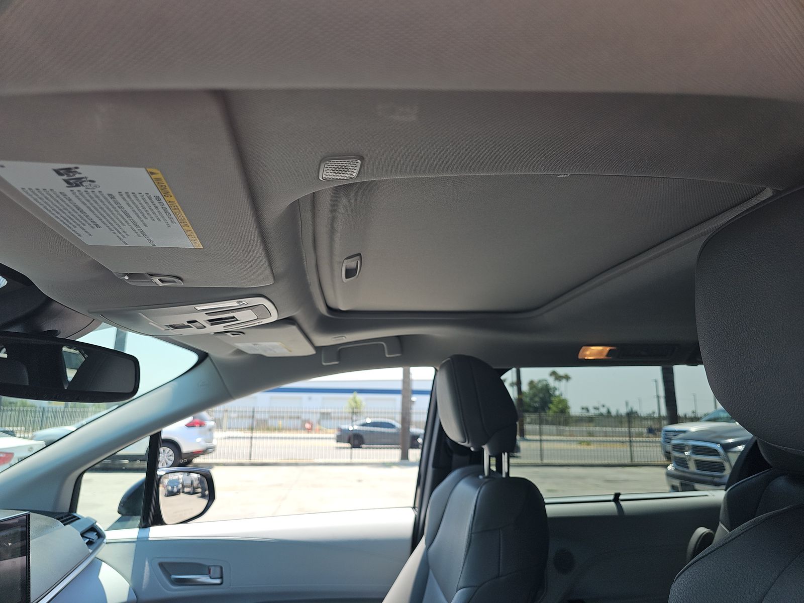 2025 Toyota Sienna XLE FWD
