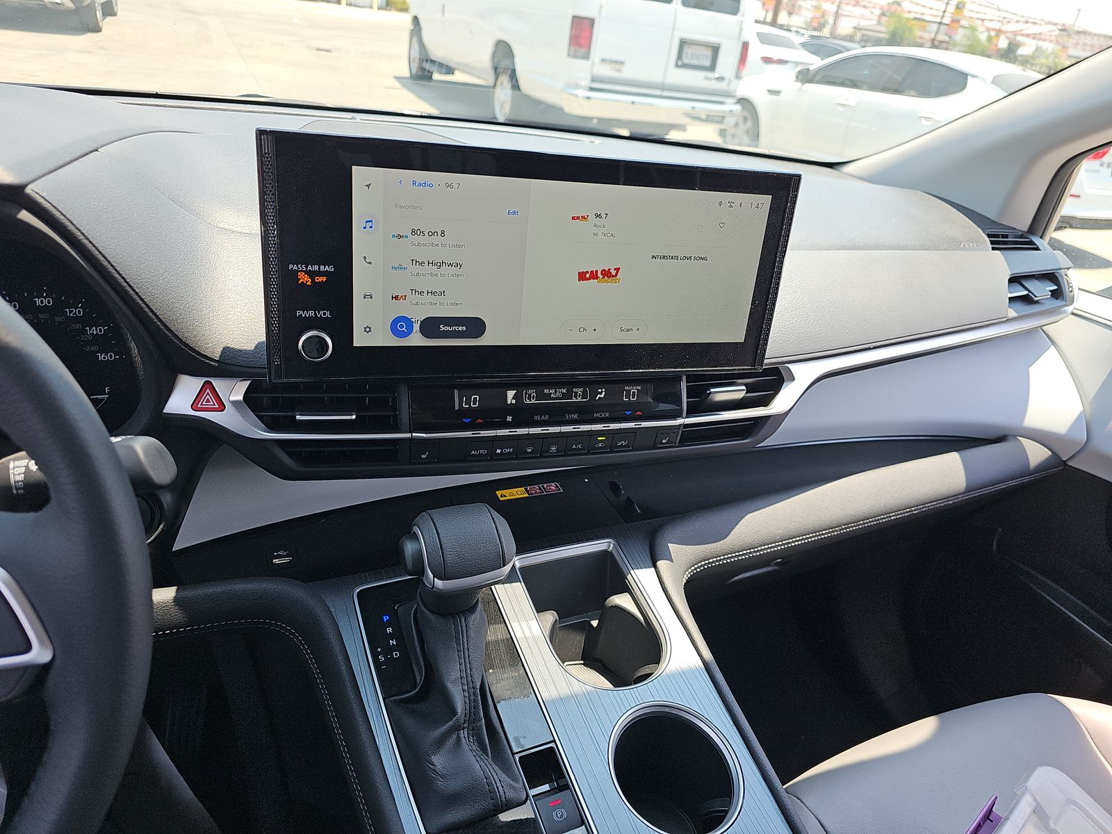 2025 Toyota Sienna XLE FWD