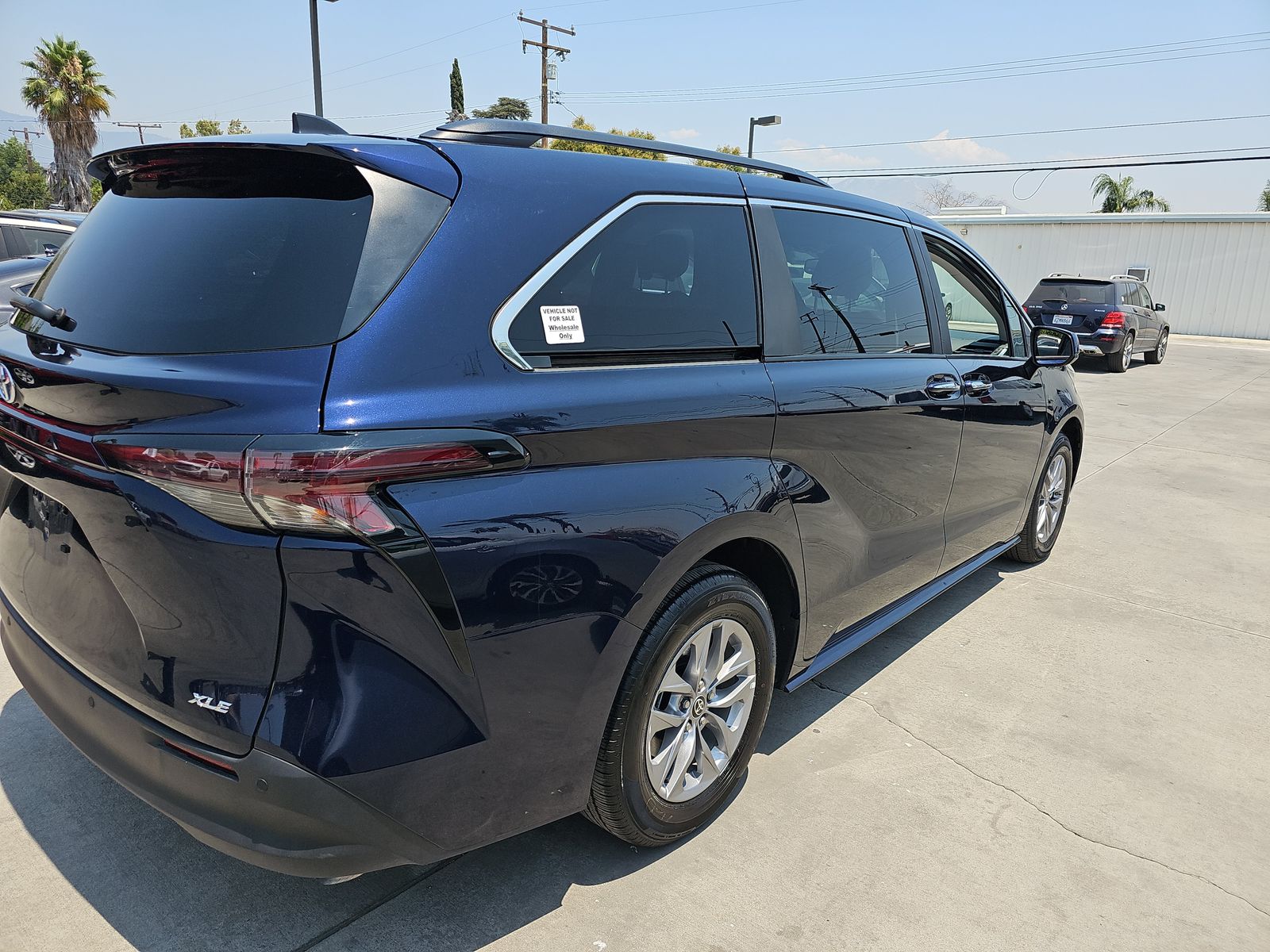 2025 Toyota Sienna XLE FWD