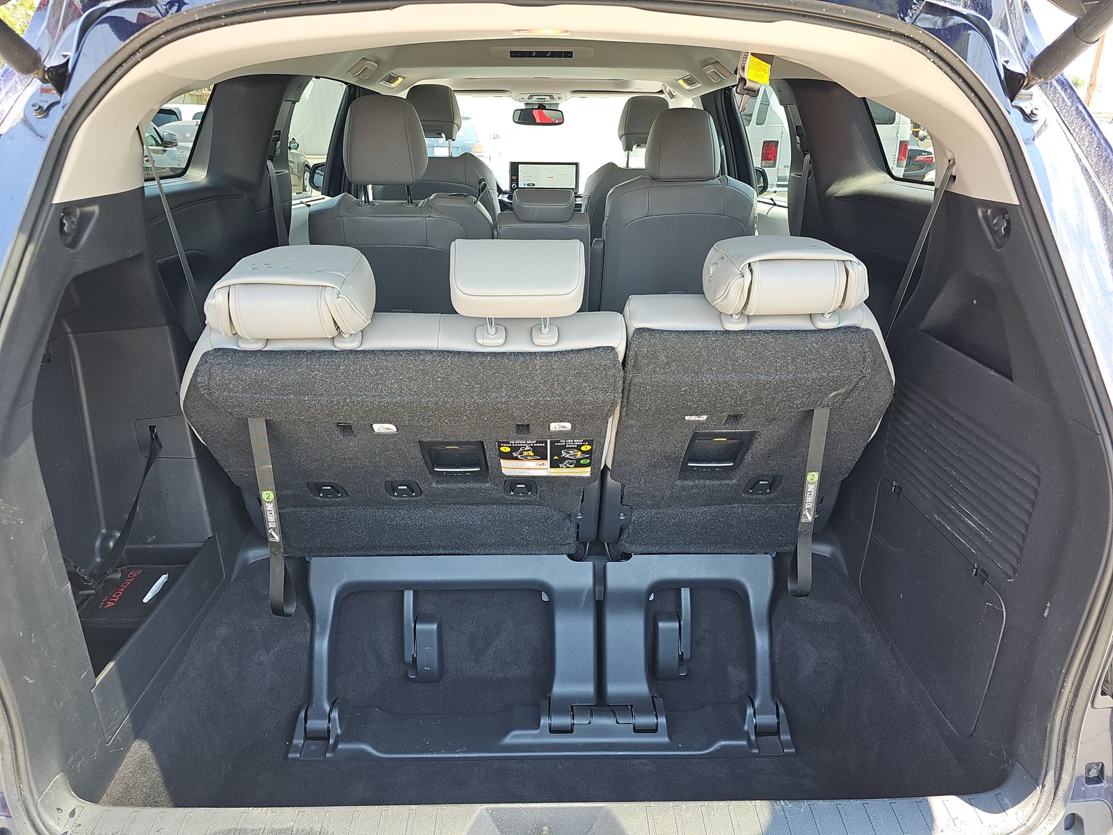 2025 Toyota Sienna XLE FWD