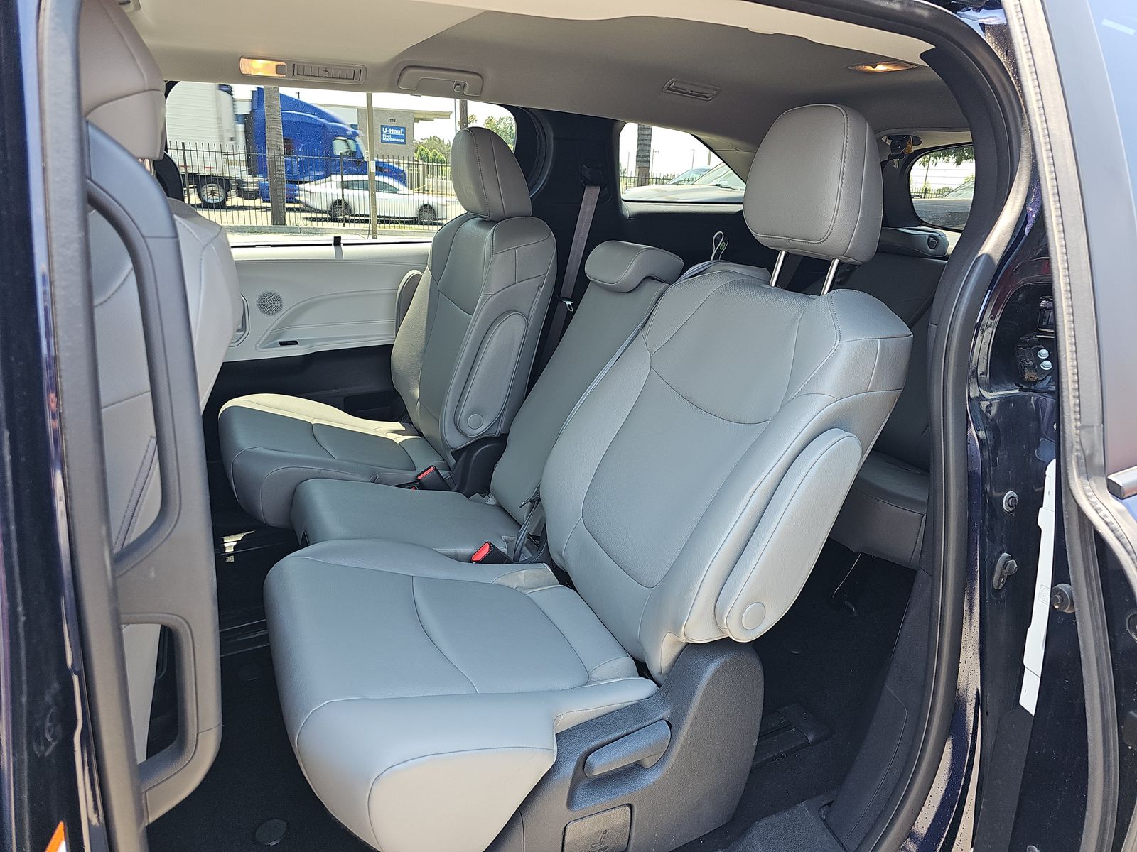 2025 Toyota Sienna XLE FWD