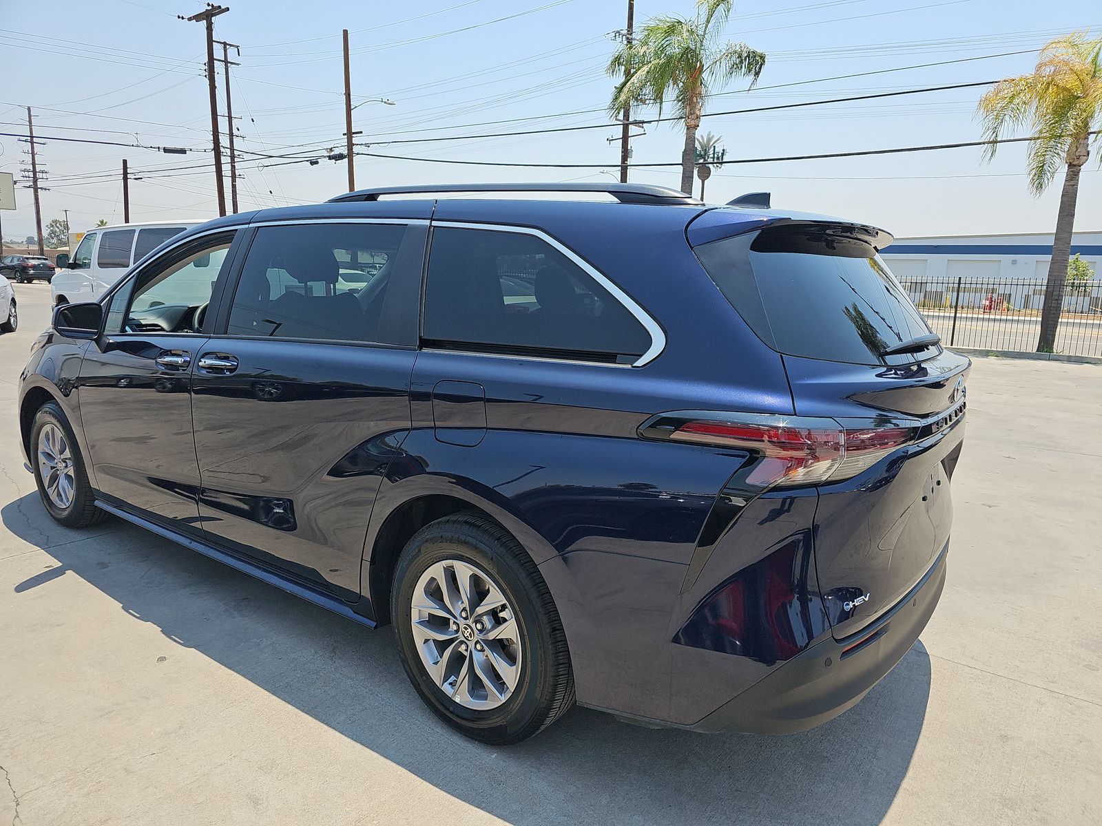 2025 Toyota Sienna XLE FWD