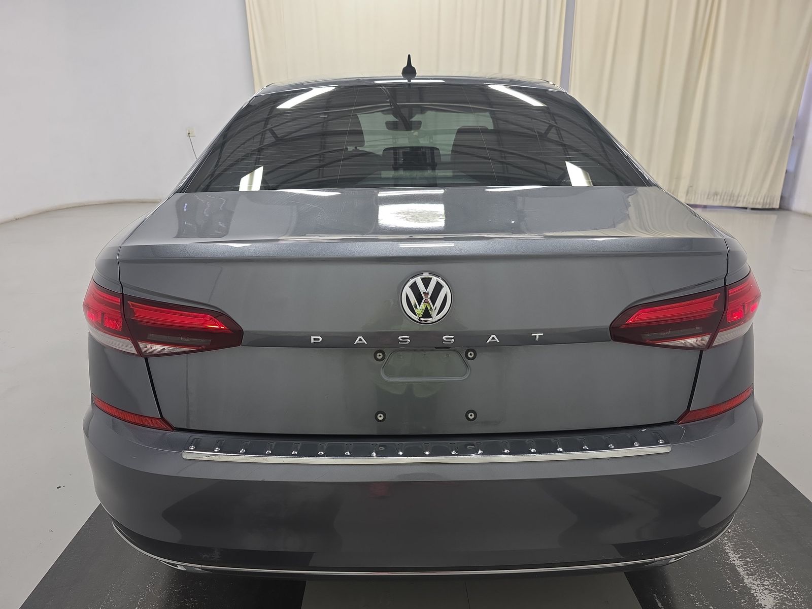 2021 Volkswagen Passat 2.0T SE FWD