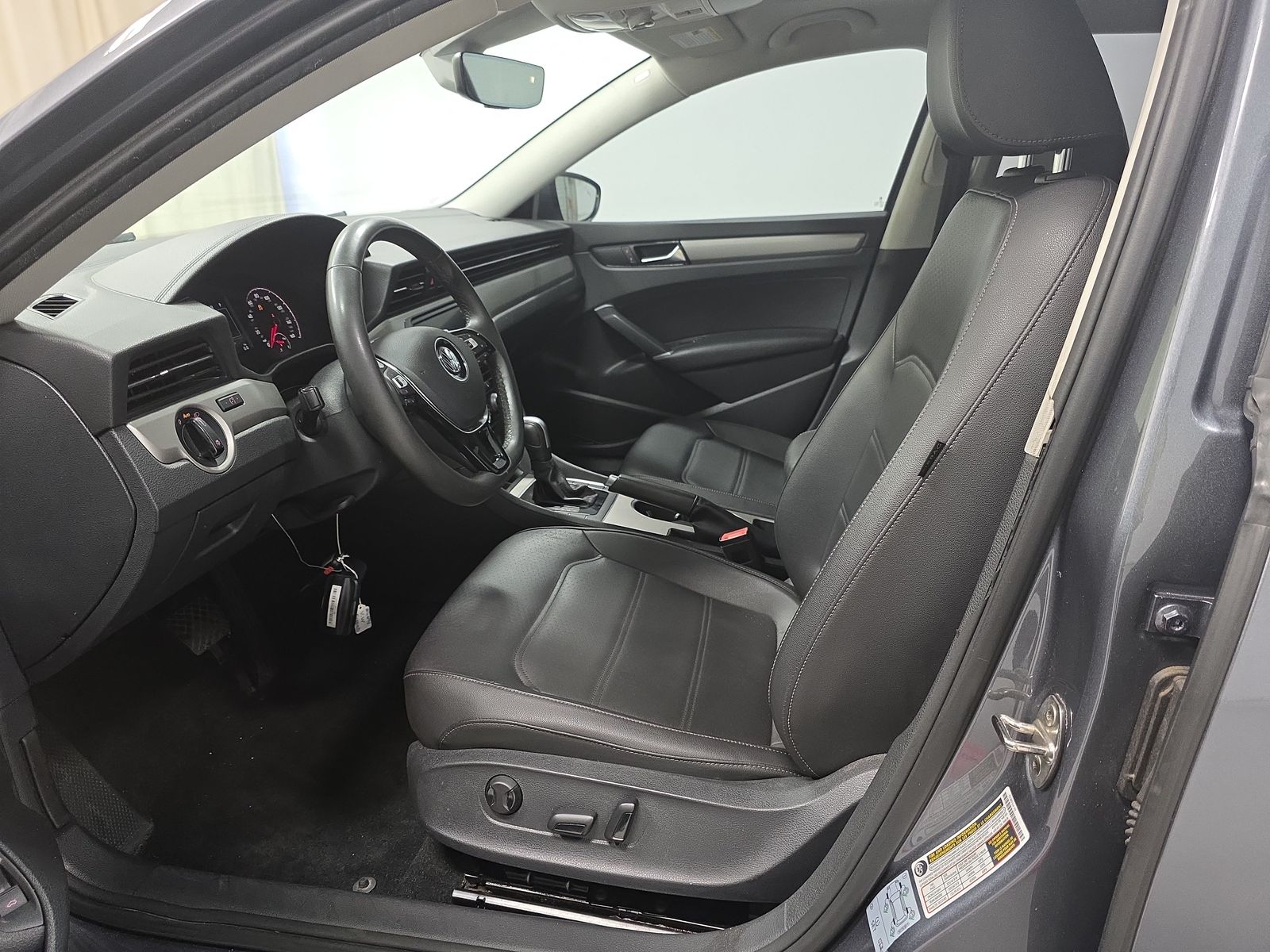 2021 Volkswagen Passat 2.0T SE FWD