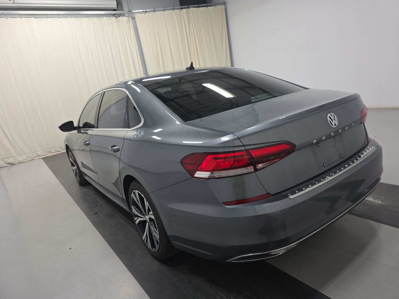 2021 Volkswagen Passat 2.0T SE FWD