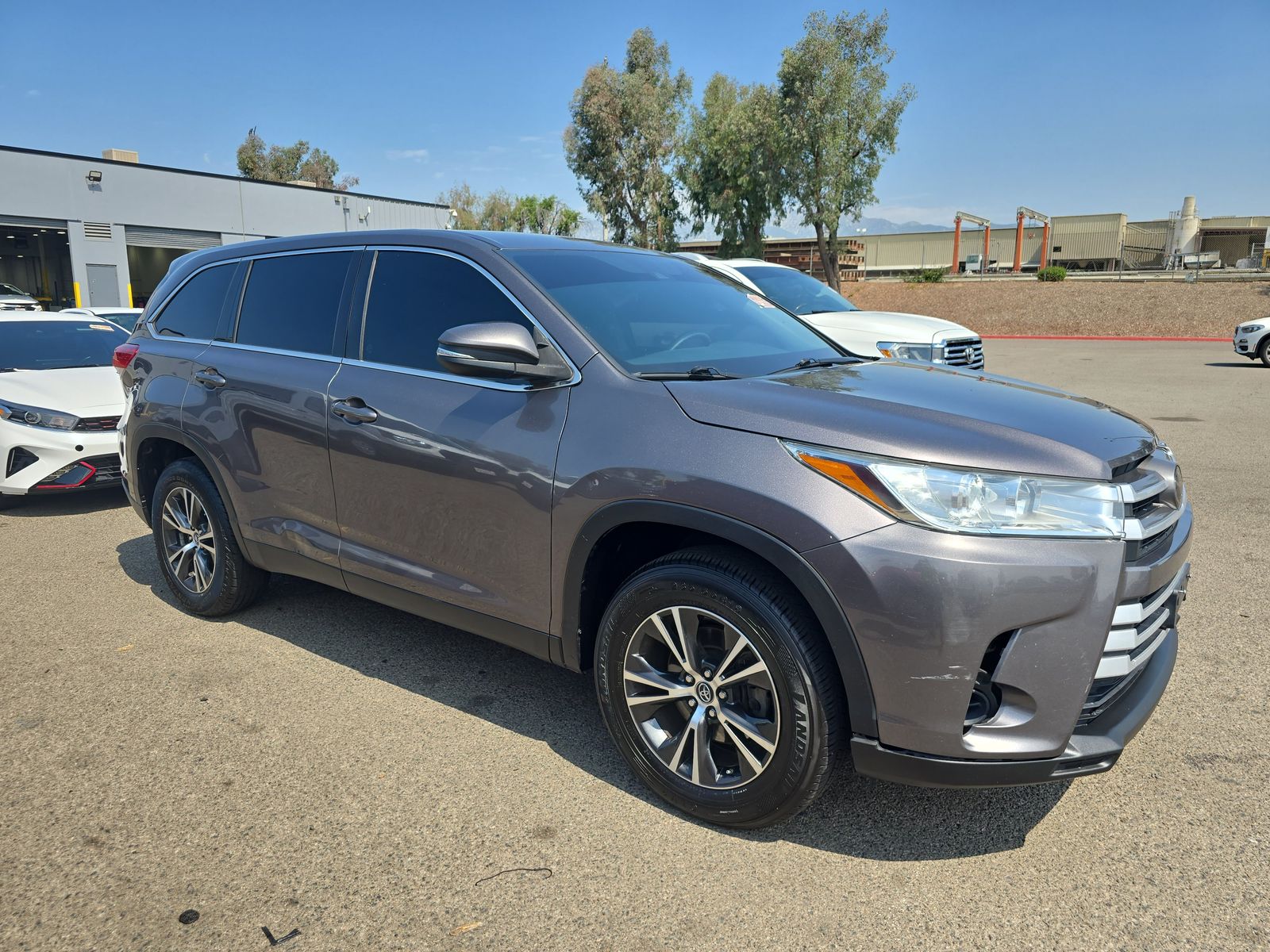 2019 Toyota Highlander LE FWD