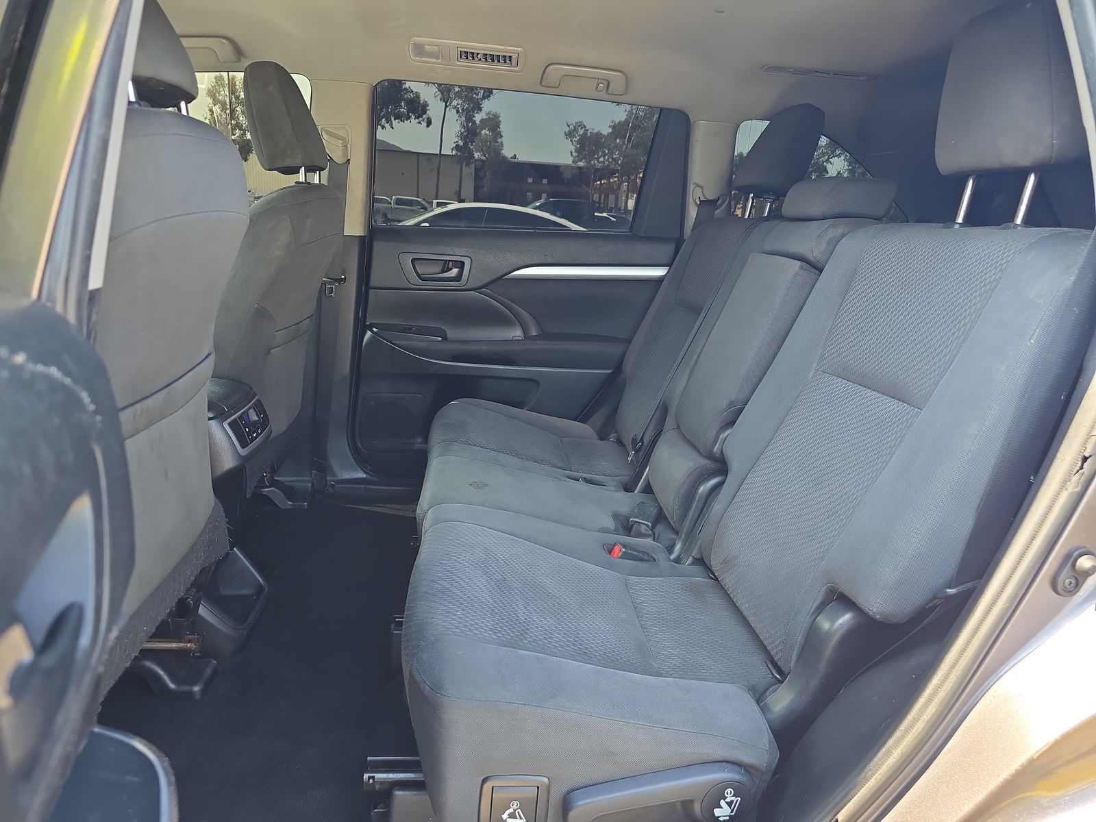 2019 Toyota Highlander LE FWD