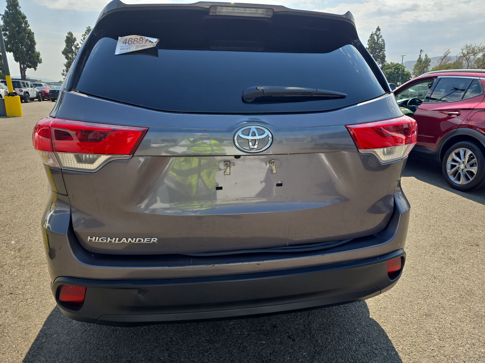 2019 Toyota Highlander LE FWD