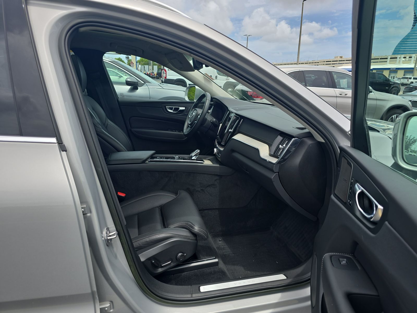 2022 Volvo XC60 B5 Inscription FWD