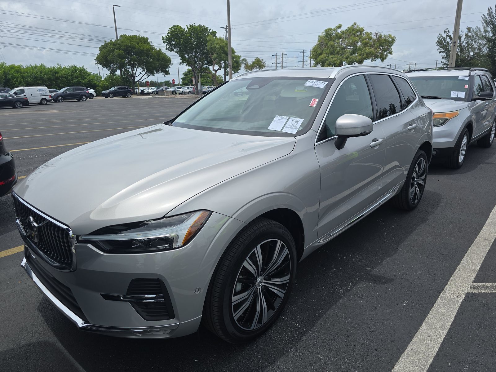 2022 Volvo XC60 B5 Inscription FWD