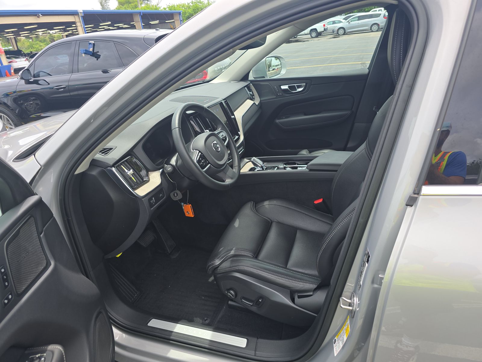 2022 Volvo XC60 B5 Inscription FWD