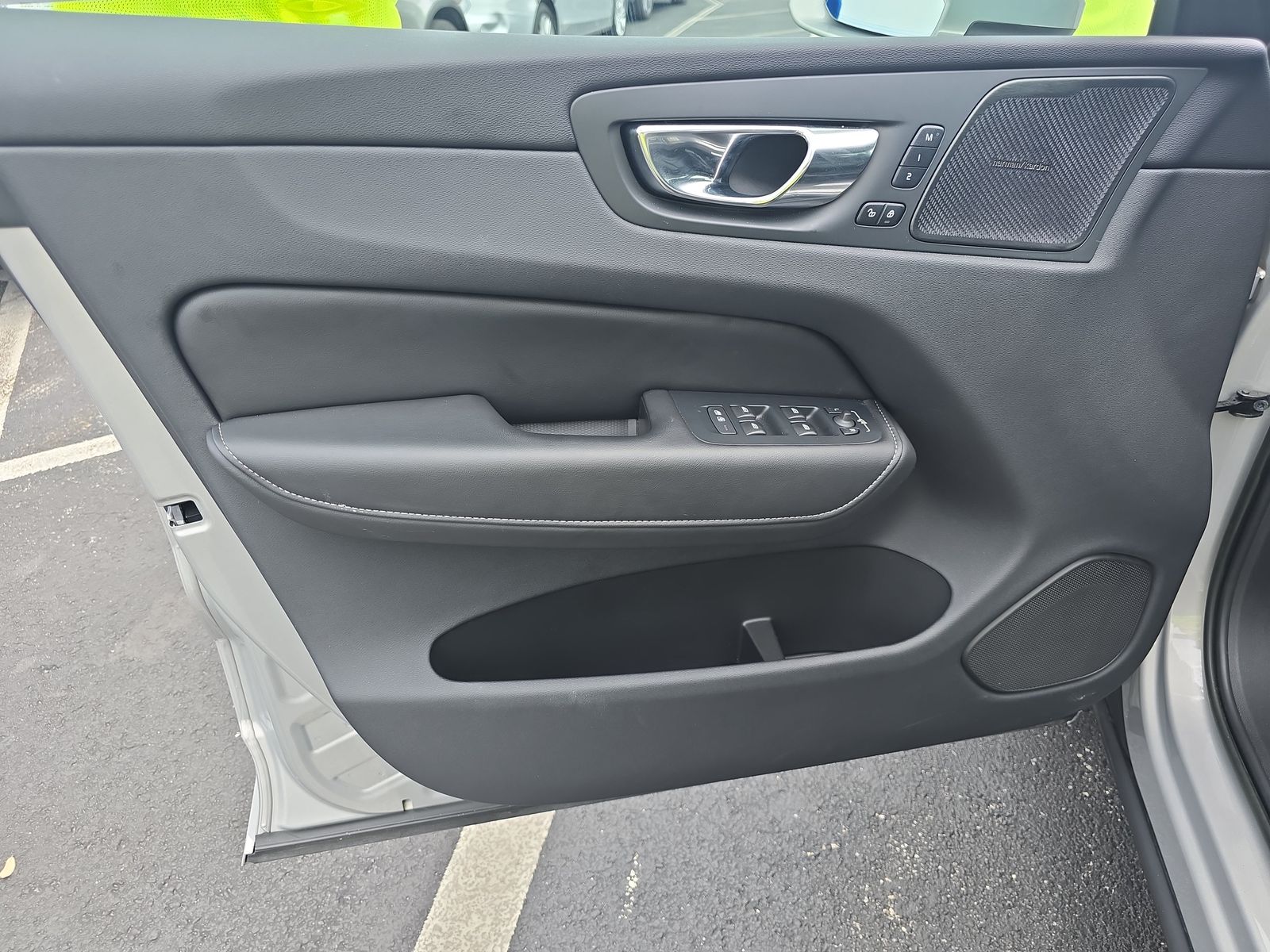 2022 Volvo XC60 B5 Inscription FWD