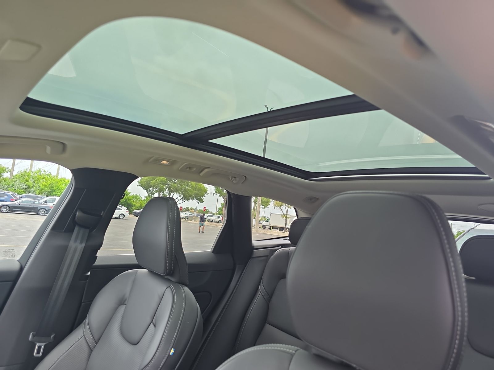 2022 Volvo XC60 B5 Inscription FWD