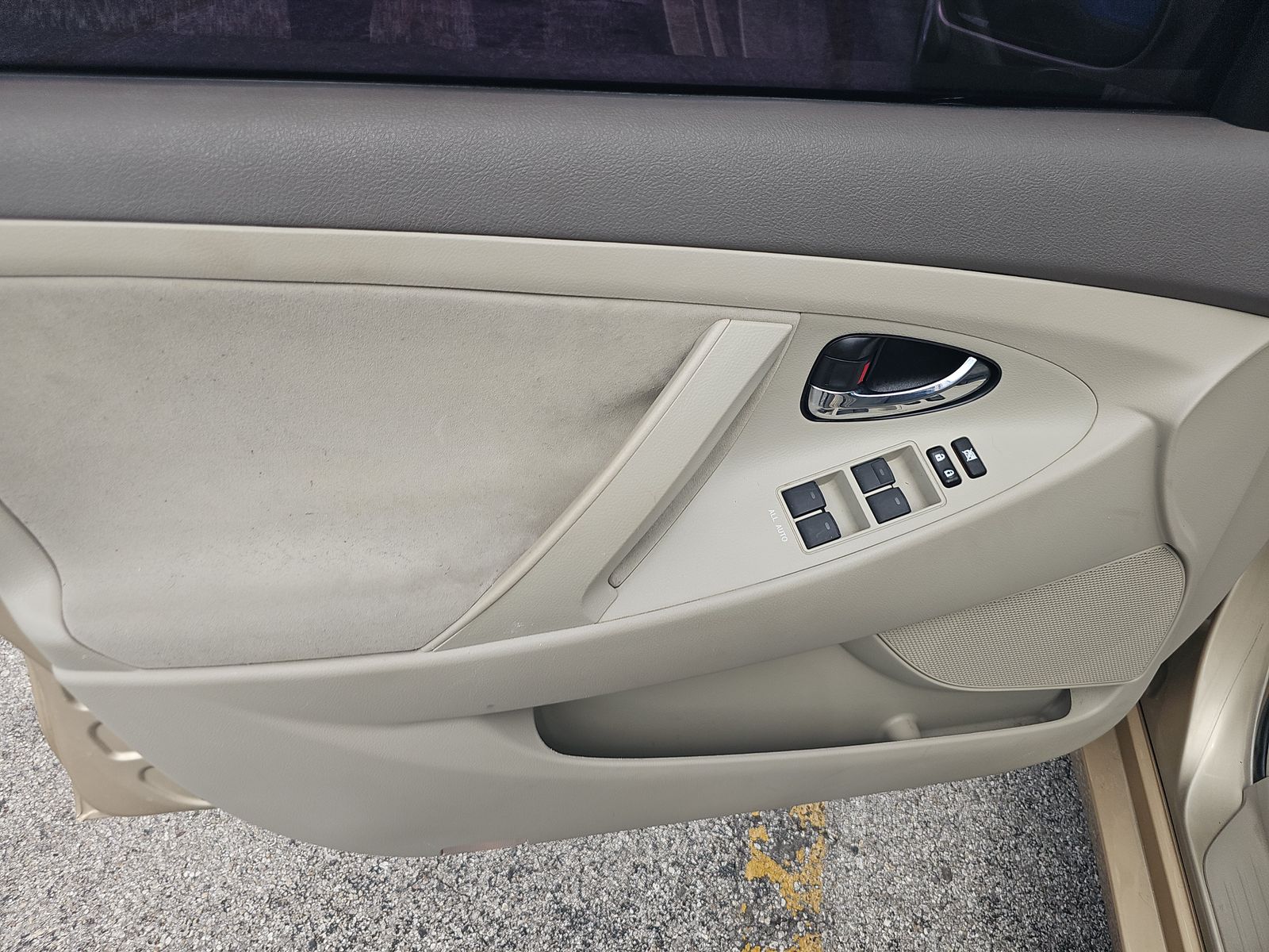 2011 Toyota Camry LE FWD