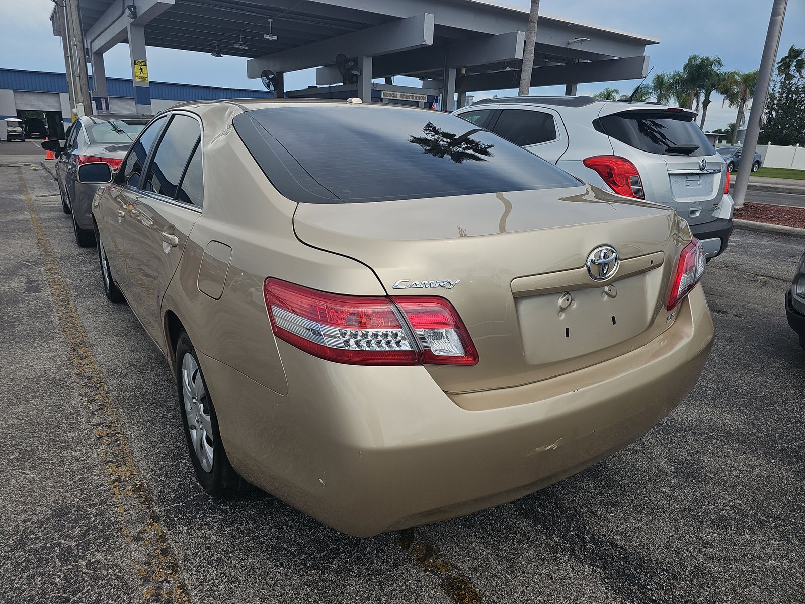 2011 Toyota Camry LE FWD