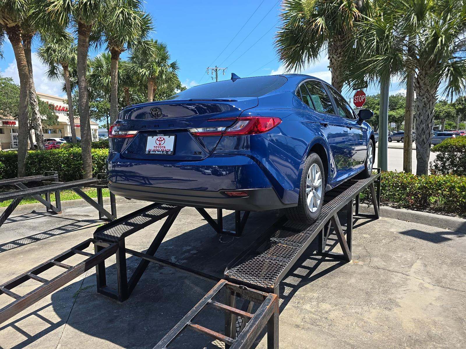 2025 Toyota Camry LE FWD