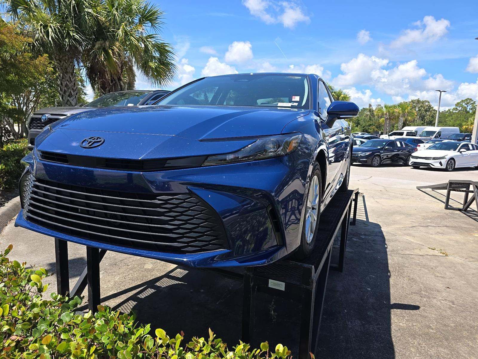 2025 Toyota Camry LE FWD
