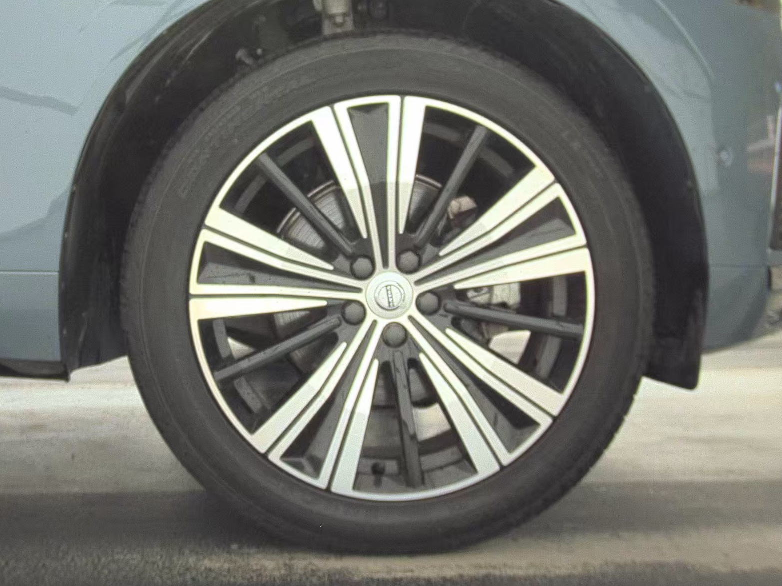 2023 Volvo XC60 B5 Plus AWD