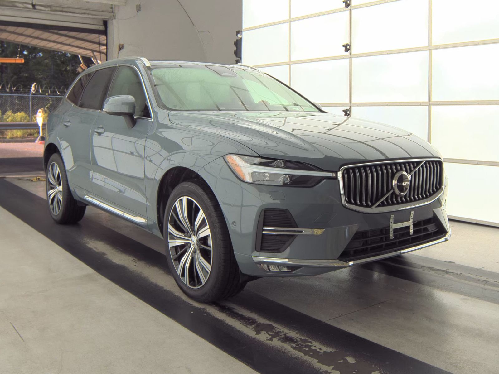 2023 Volvo XC60 B5 Plus AWD